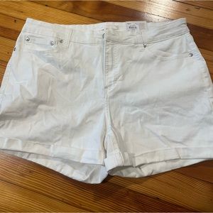 NWT Lauren Conrad mid rise white cuffed short size 16